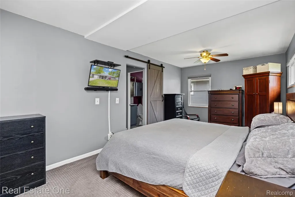 2262 Kohler Street Waterford Charter Township MI 48329