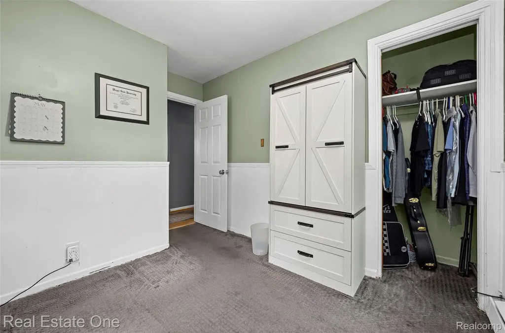 2262 Kohler Street Waterford Charter Township MI 48329