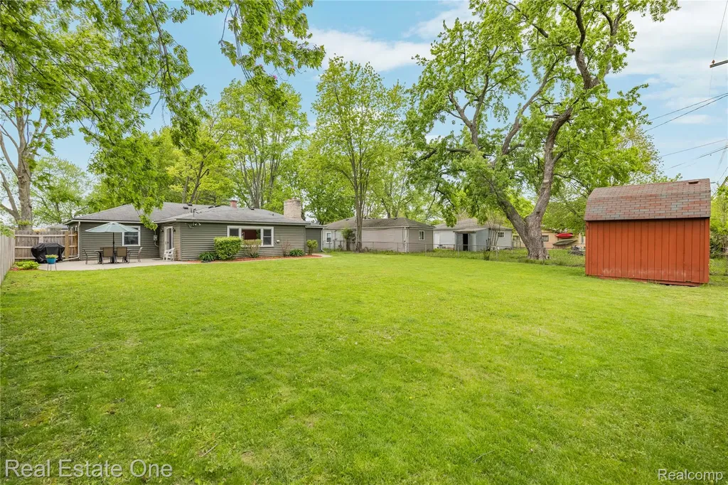 2262 Kohler Street Waterford Charter Township MI 48329