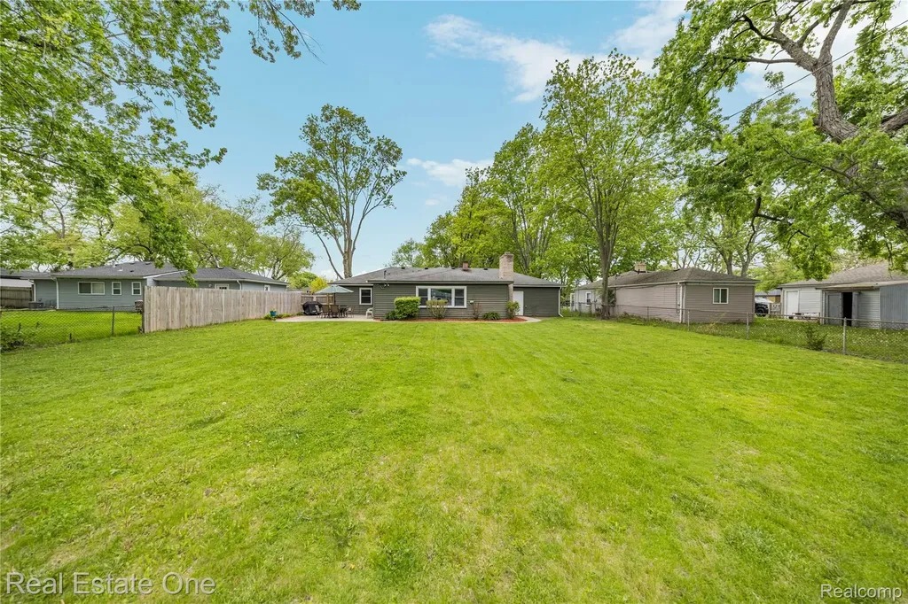 2262 Kohler Street Waterford Charter Township MI 48329