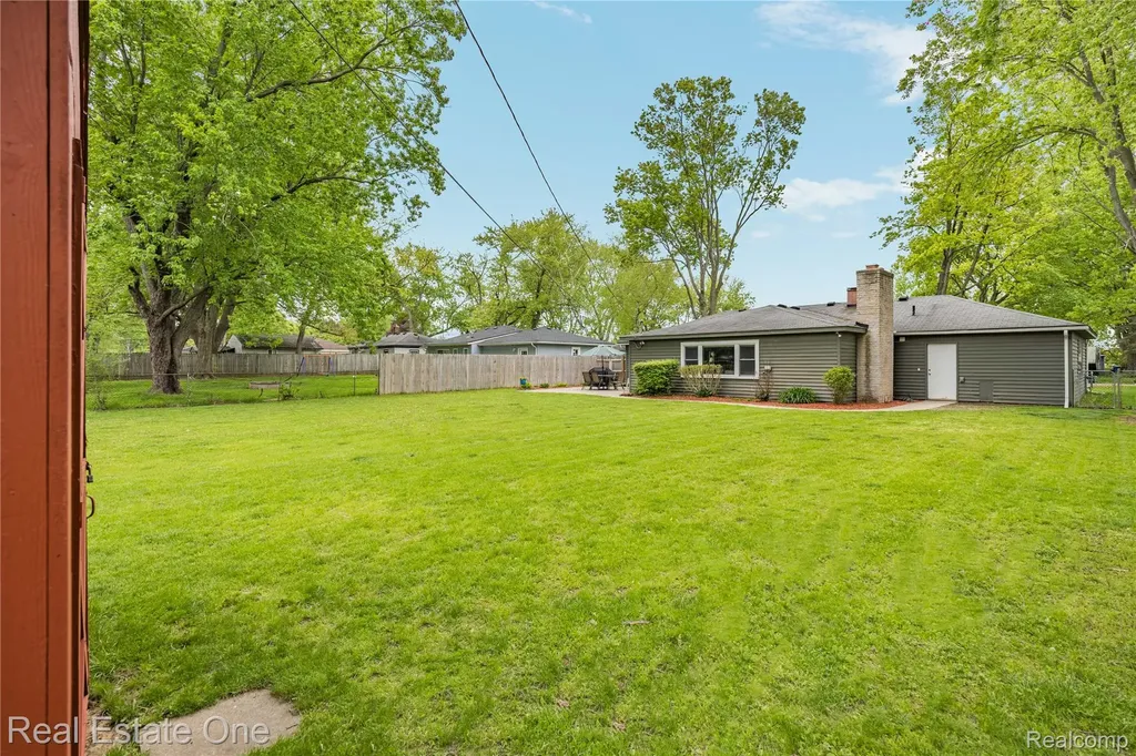 2262 Kohler Street Waterford Charter Township MI 48329