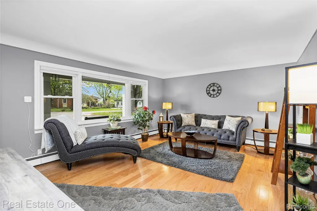 2262 Kohler Street Waterford Charter Township MI 48329