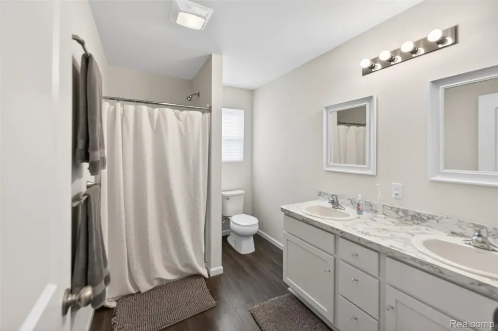 3969 Lotus Landing Circle Waterford Charter Township MI 48329