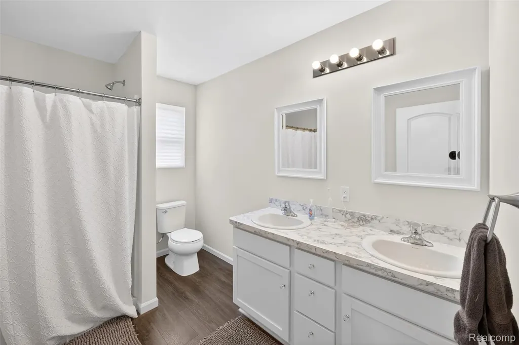 3969 Lotus Landing Circle Waterford Charter Township MI 48329