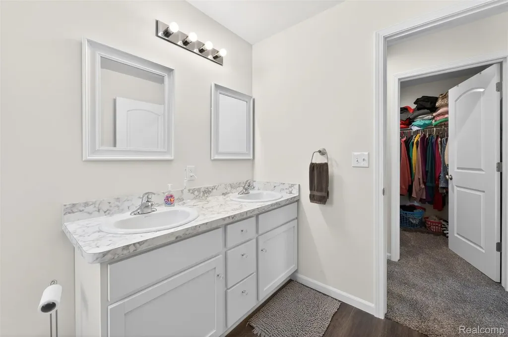 3969 Lotus Landing Circle Waterford Charter Township MI 48329