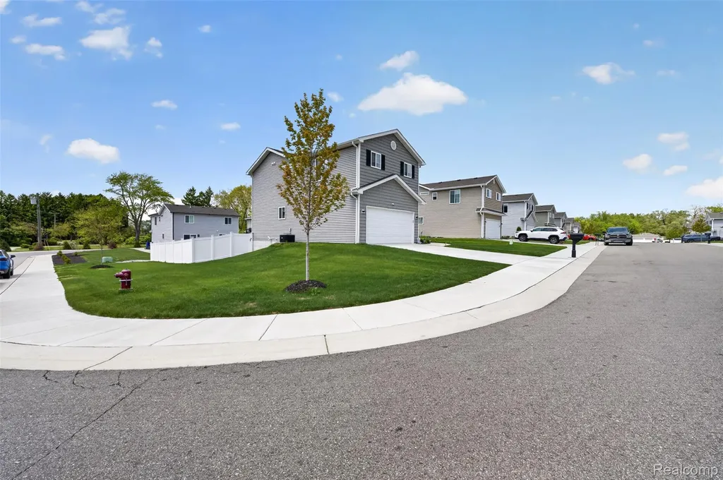 3969 Lotus Landing Circle Waterford Charter Township MI 48329