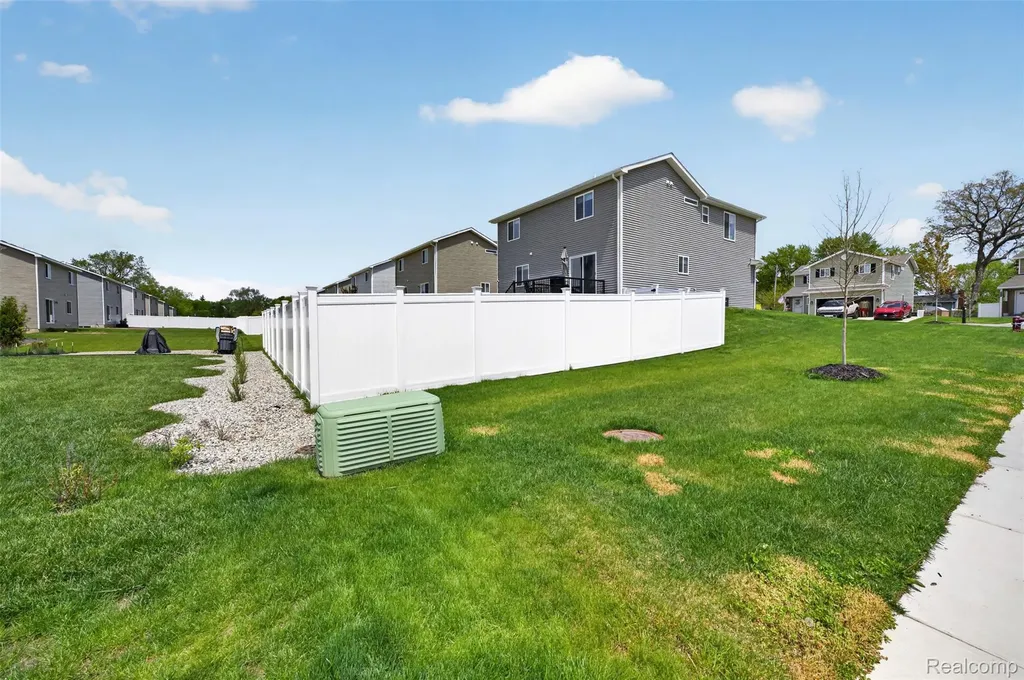 3969 Lotus Landing Circle Waterford Charter Township MI 48329