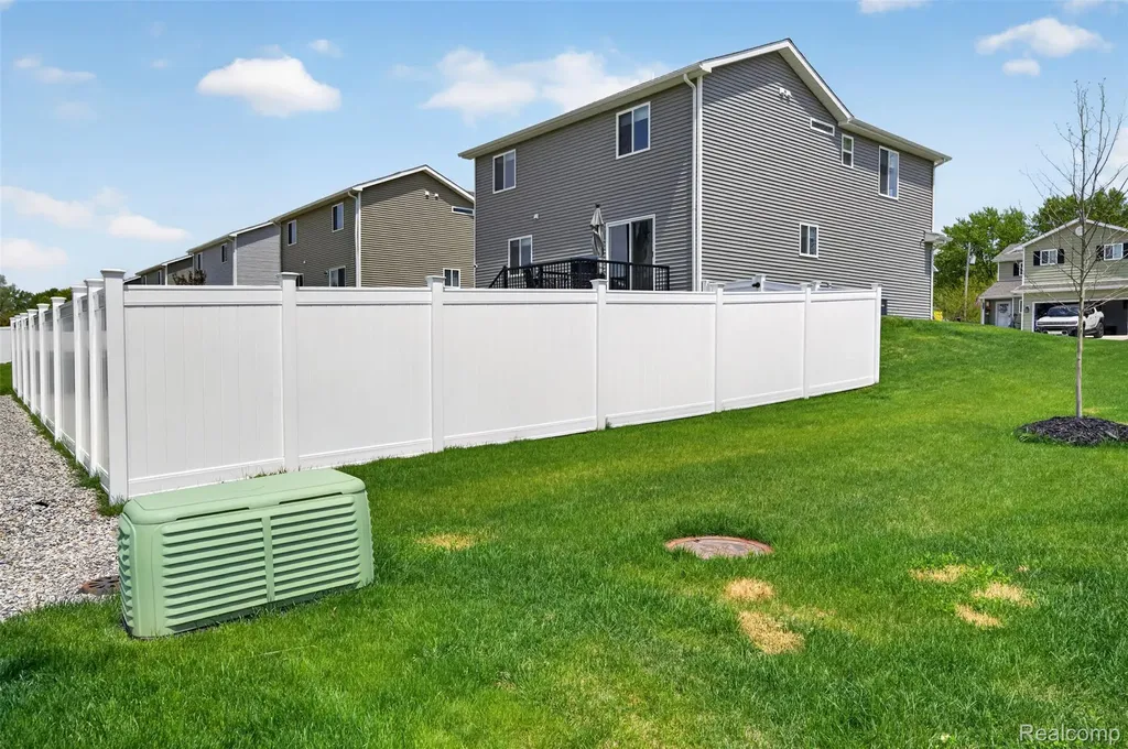 3969 Lotus Landing Circle Waterford Charter Township MI 48329