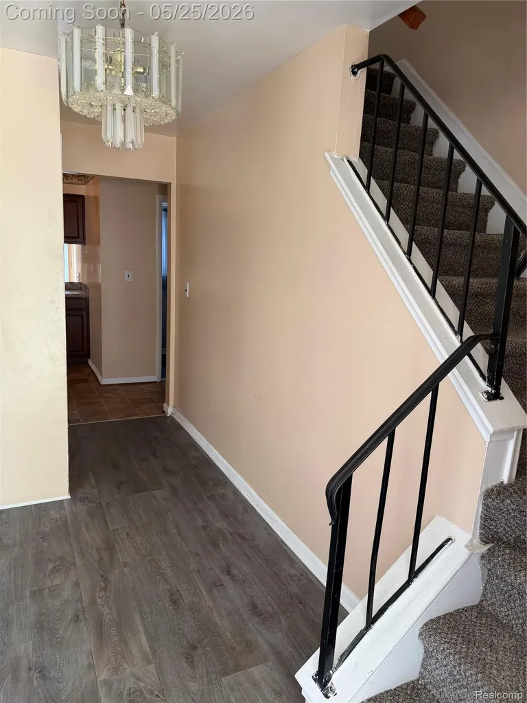 15439 Vivian Street Taylor City MI 48180