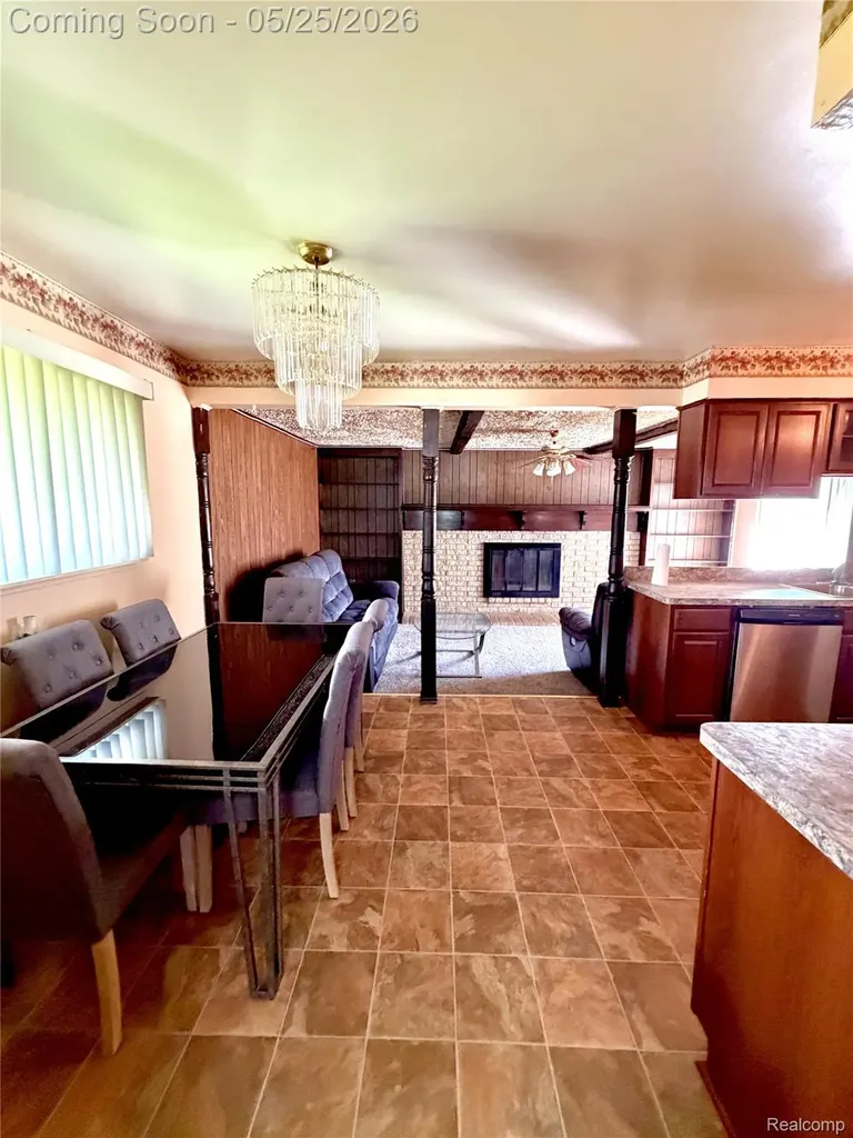 15439 Vivian Street Taylor City MI 48180