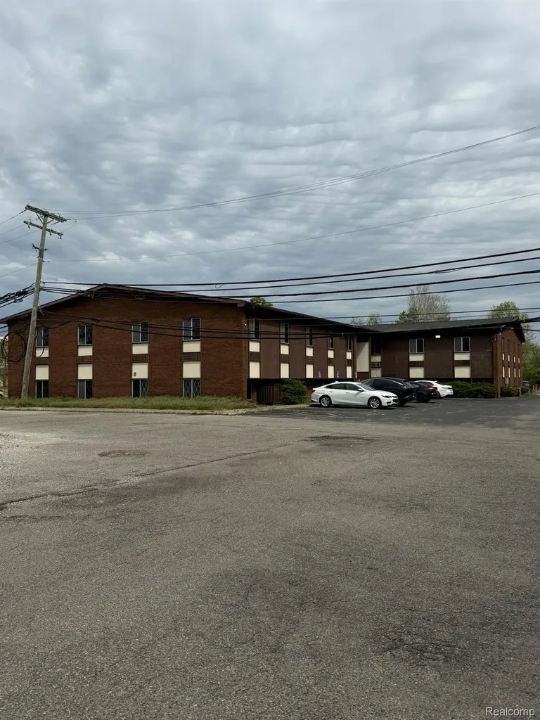 25140 Lahser-multiple Suites Road Southfield City MI 48033