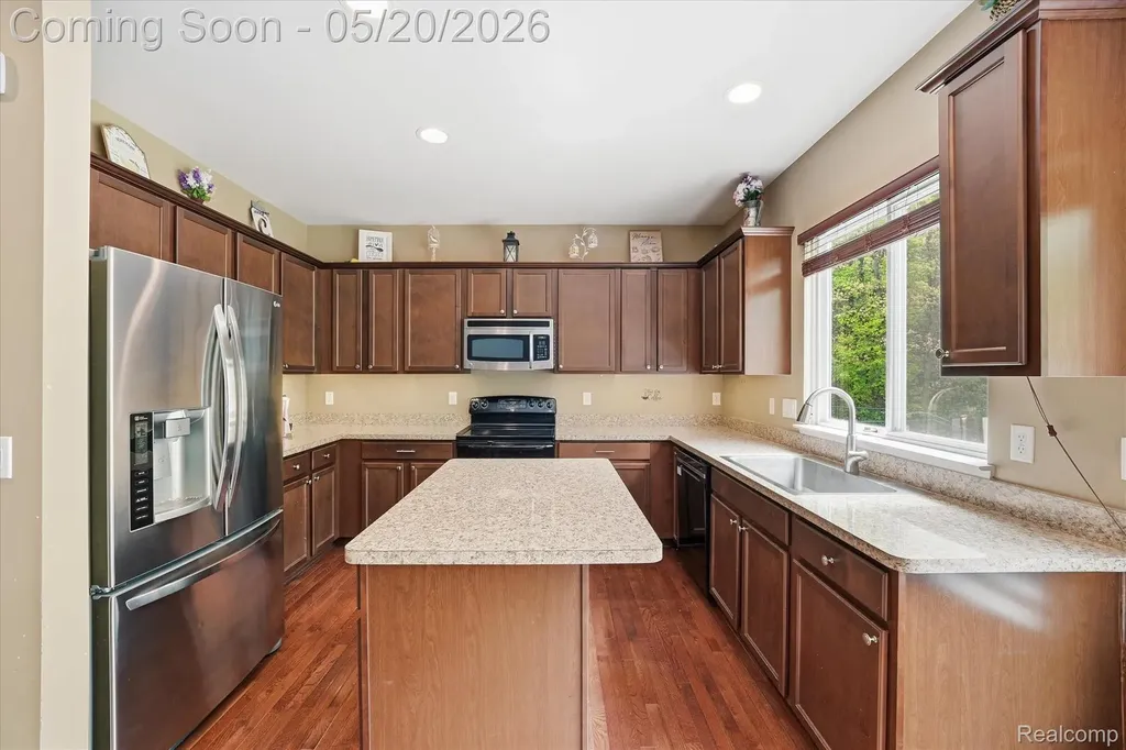 17154 Dew Point Court Brownstown Charter Township MI 48174