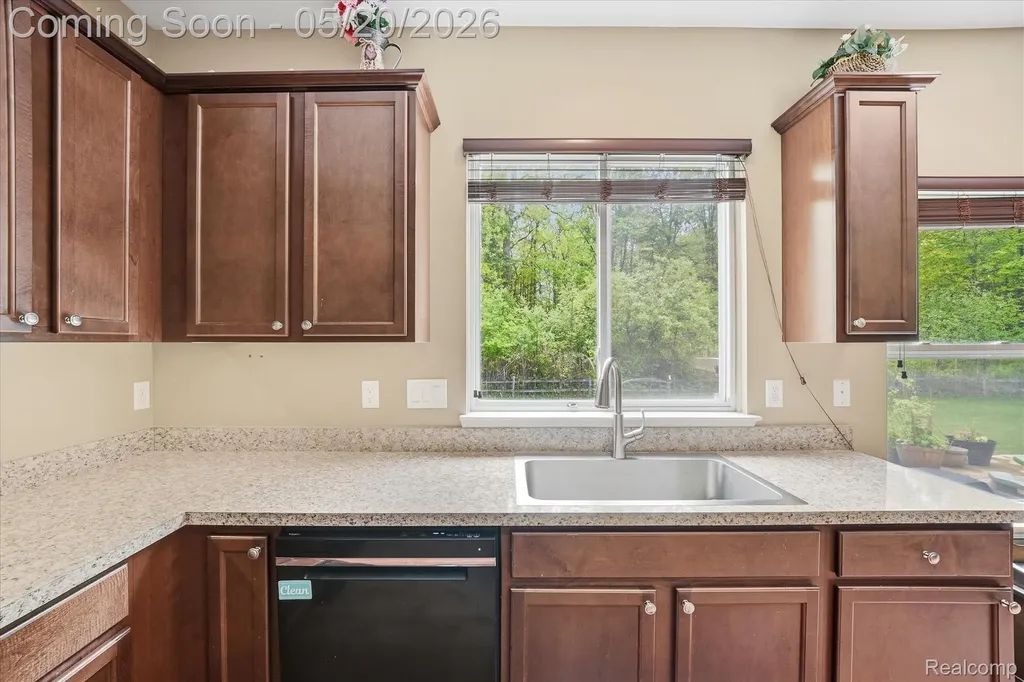 17154 Dew Point Court Brownstown Charter Township MI 48174
