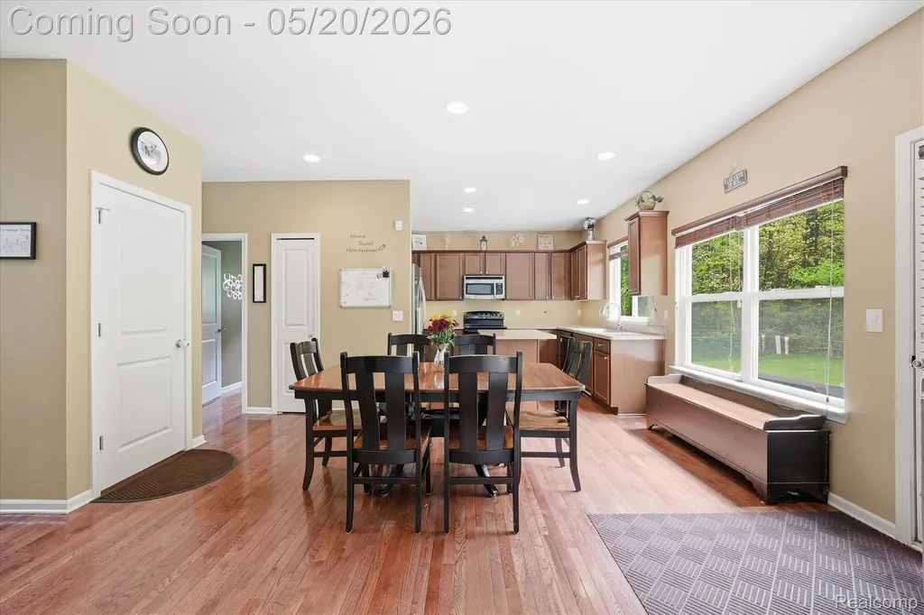 17154 Dew Point Court Brownstown Charter Township MI 48174