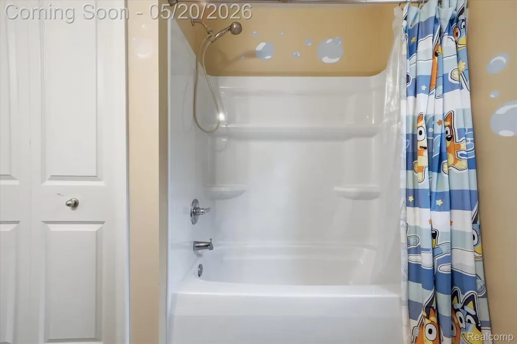 17154 Dew Point Court Brownstown Charter Township MI 48174