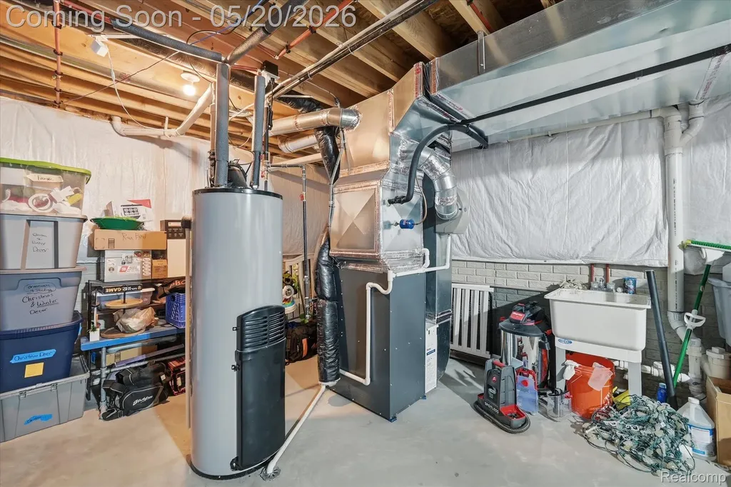 17154 Dew Point Court Brownstown Charter Township MI 48174