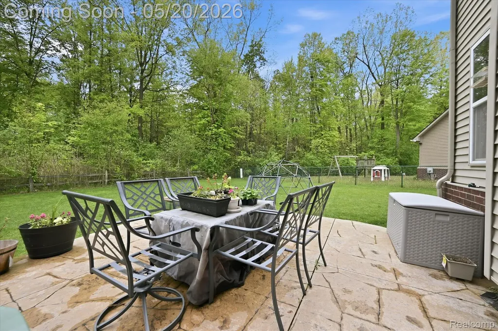 17154 Dew Point Court Brownstown Charter Township MI 48174