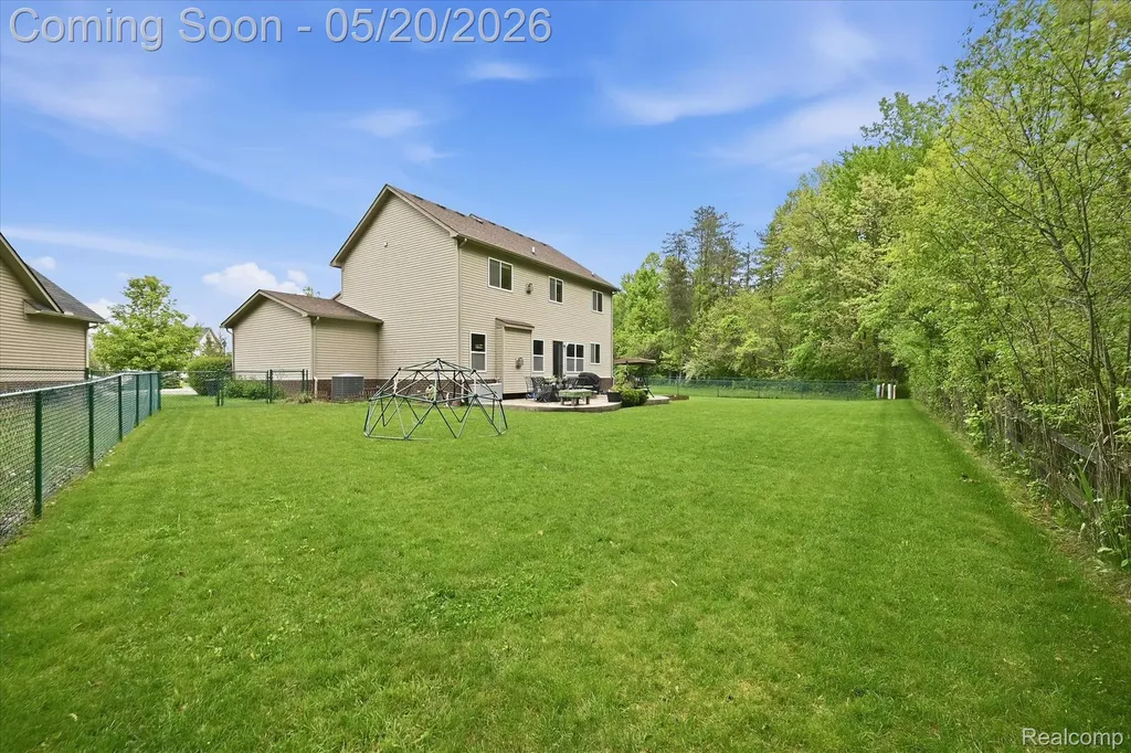 17154 Dew Point Court Brownstown Charter Township MI 48174