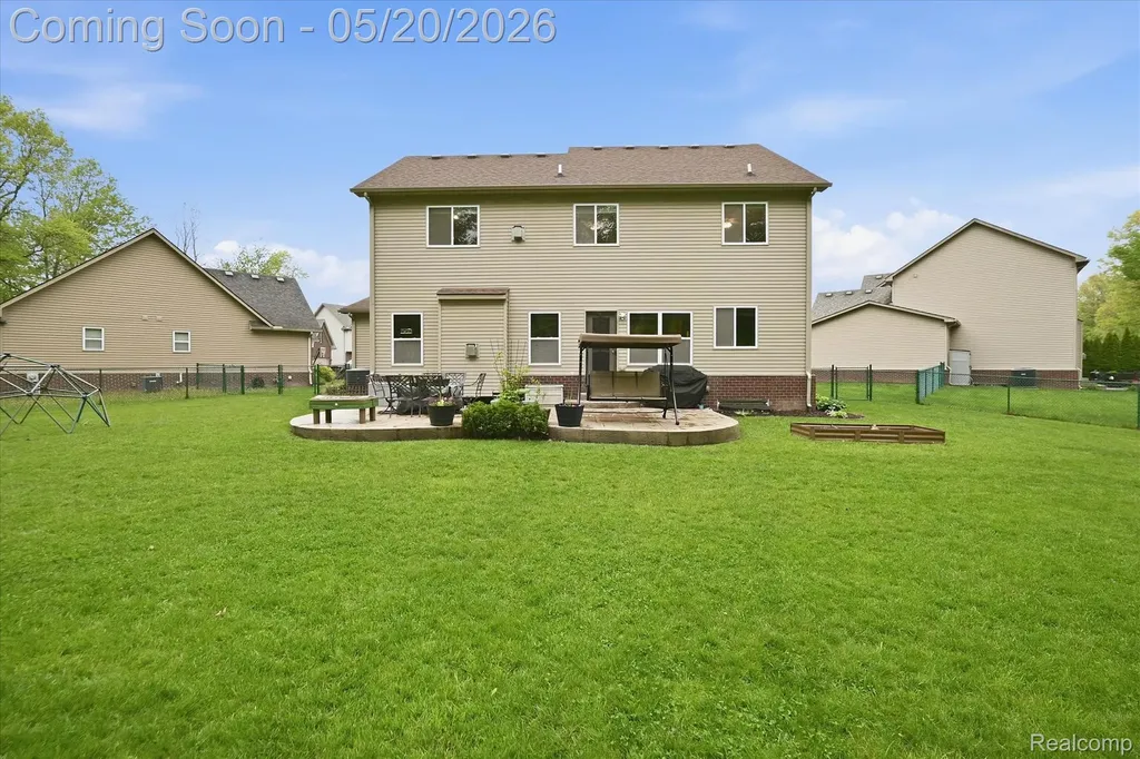 17154 Dew Point Court Brownstown Charter Township MI 48174
