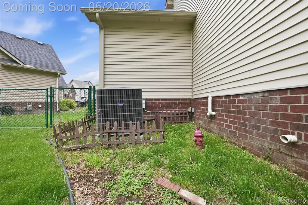 17154 Dew Point Court Brownstown Charter Township MI 48174