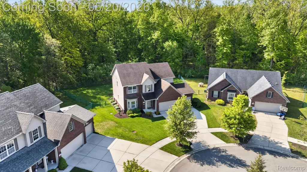 17154 Dew Point Court Brownstown Charter Township MI 48174