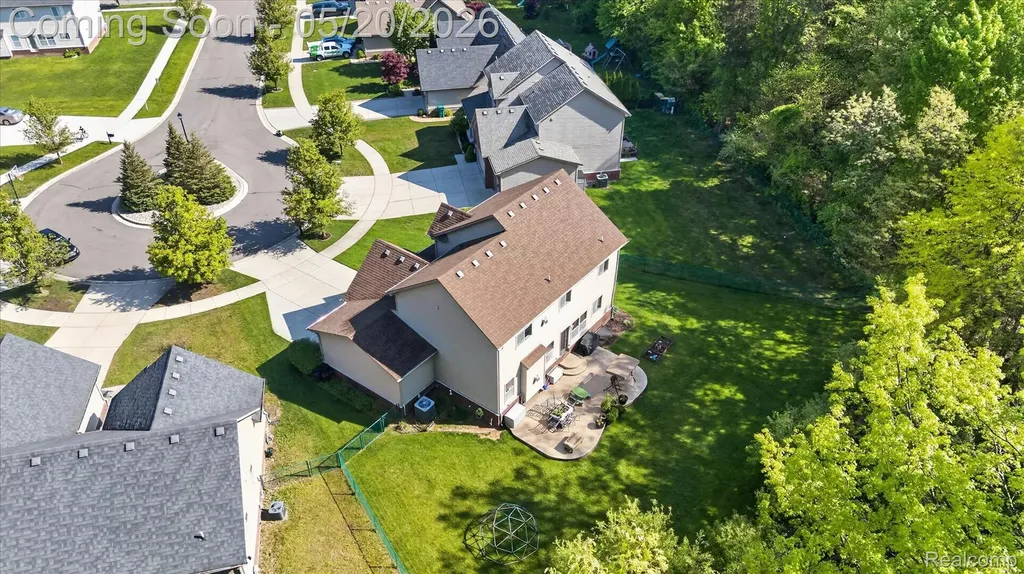 17154 Dew Point Court Brownstown Charter Township MI 48174