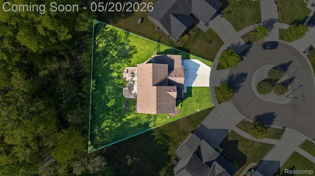 17154 Dew Point Court Brownstown Charter Township MI 48174
