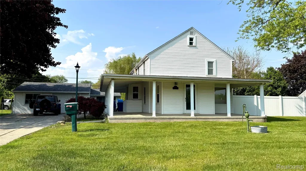 25000 Ann Arbor Trail Dearborn Heights City MI 48127