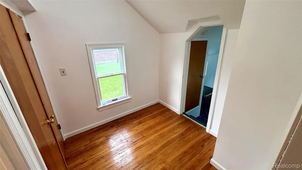 25000 Ann Arbor Trail Dearborn Heights City MI 48127