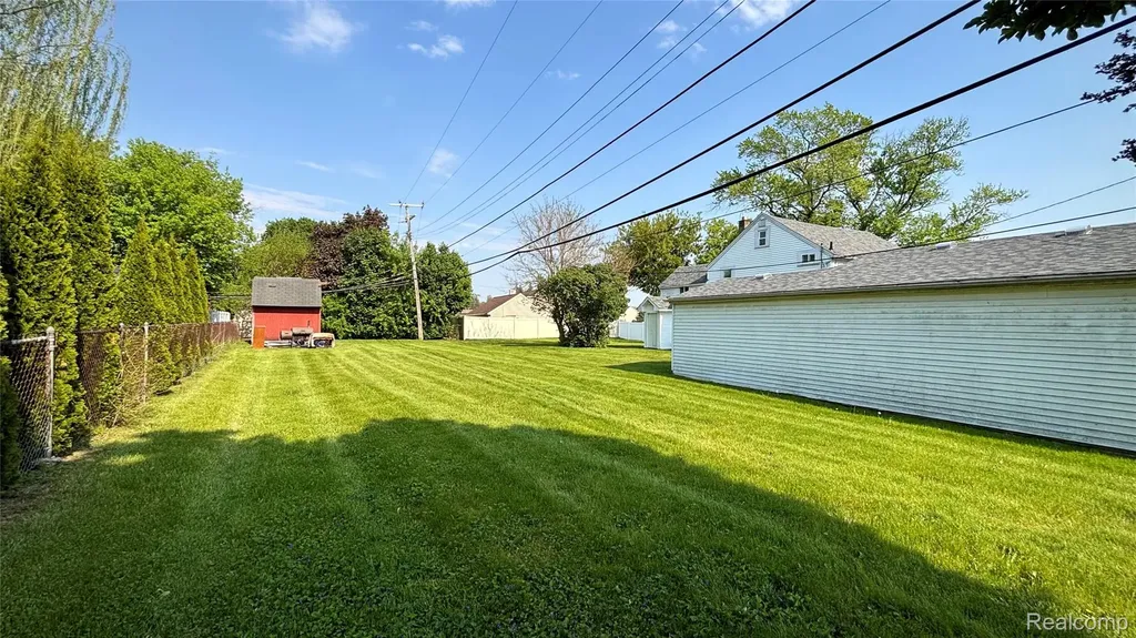 25000 Ann Arbor Trail Dearborn Heights City MI 48127