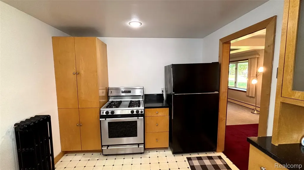 25000 Ann Arbor Trail Dearborn Heights City MI 48127