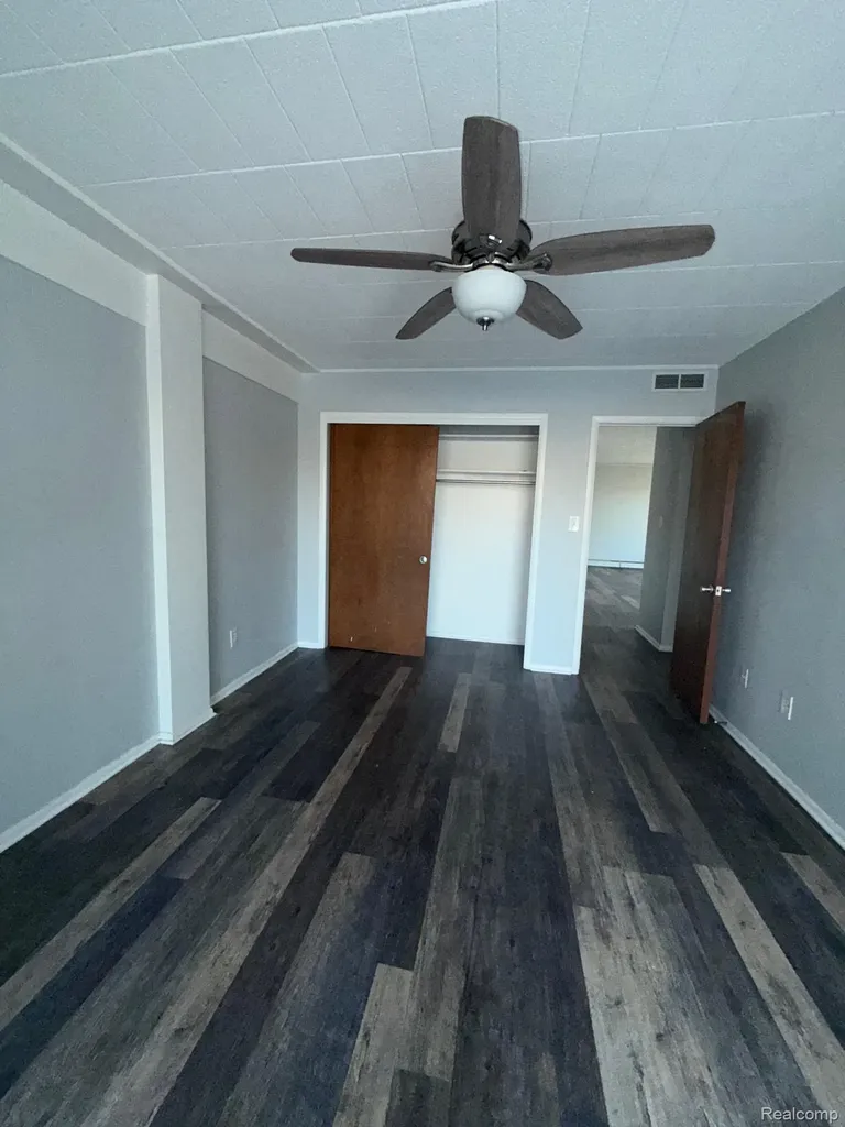 8300 E Jefferson Avenue Detroit City MI 48214