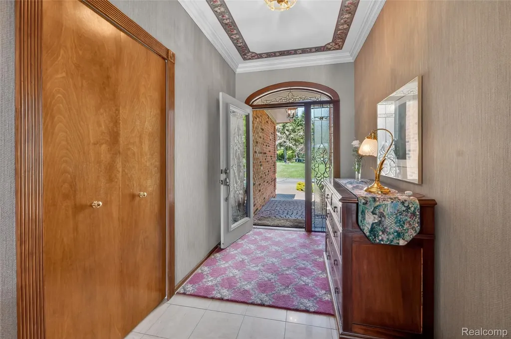 24 Chateaux Du Lac Fenton Charter Township MI 48430