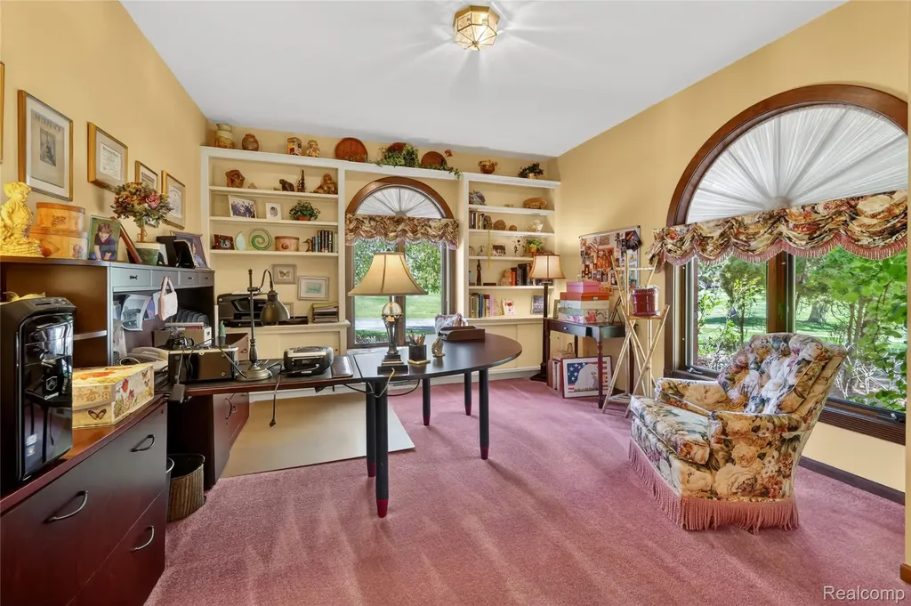 24 Chateaux Du Lac Fenton Charter Township MI 48430
