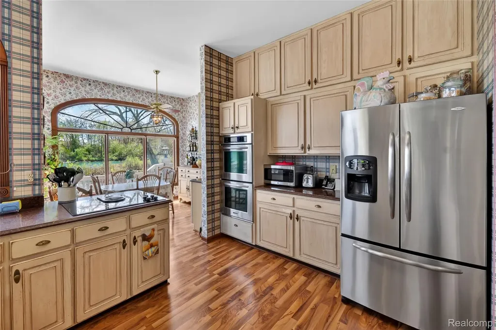 24 Chateaux Du Lac Fenton Charter Township MI 48430