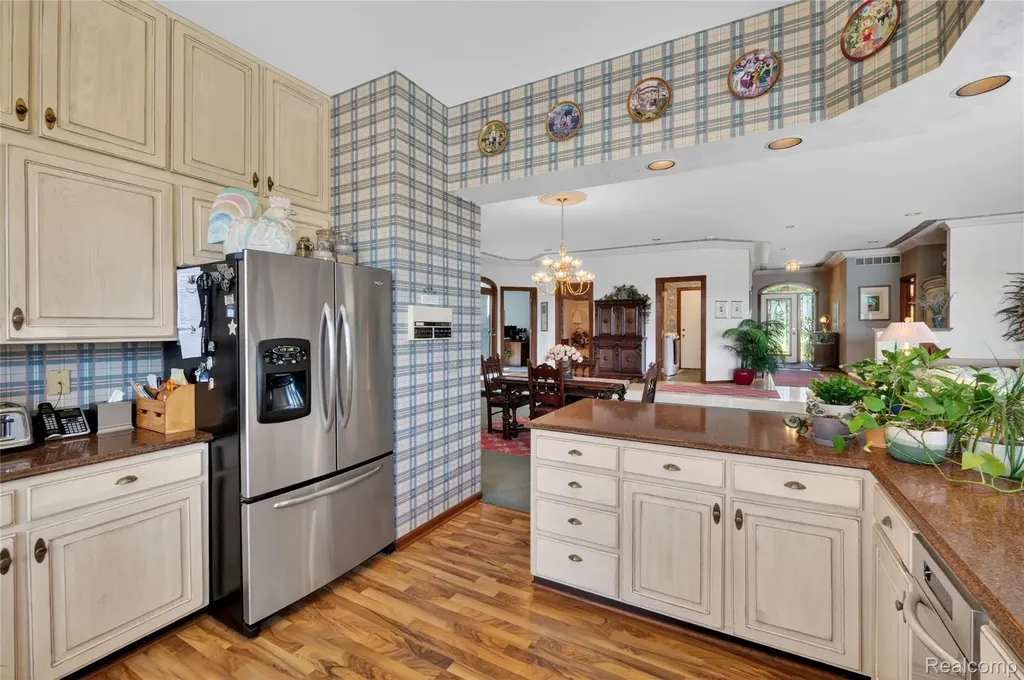 24 Chateaux Du Lac Fenton Charter Township MI 48430