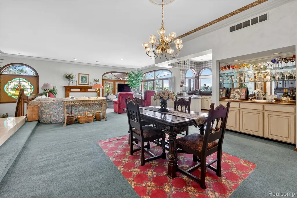 24 Chateaux Du Lac Fenton Charter Township MI 48430