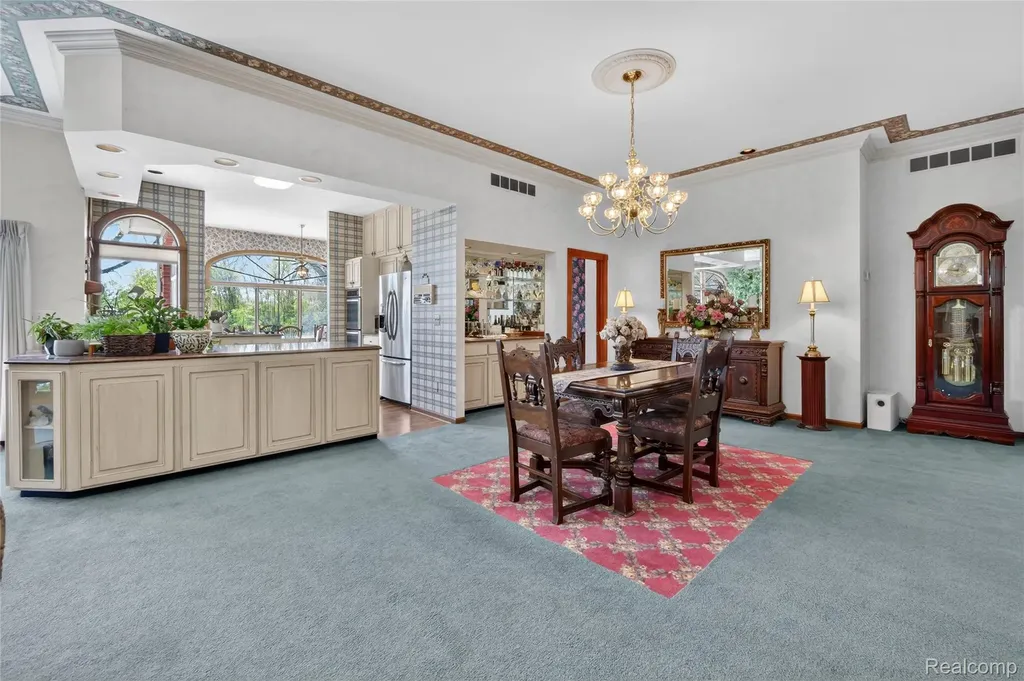 24 Chateaux Du Lac Fenton Charter Township MI 48430