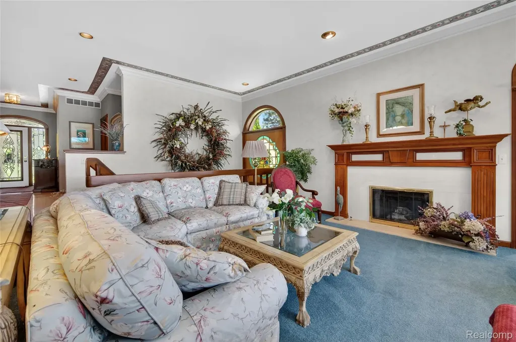 24 Chateaux Du Lac Fenton Charter Township MI 48430