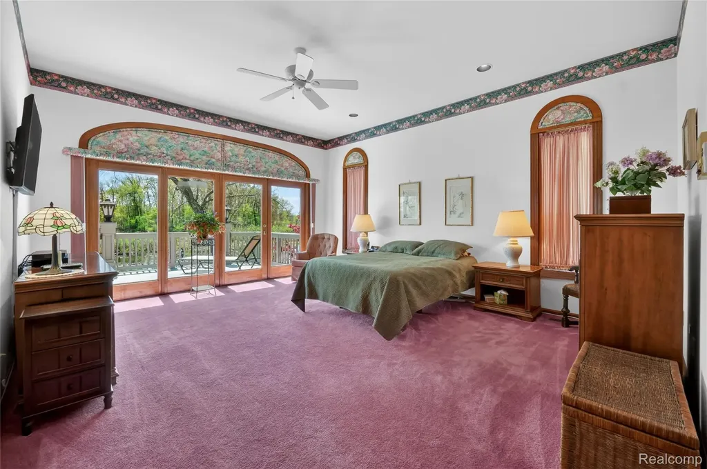 24 Chateaux Du Lac Fenton Charter Township MI 48430