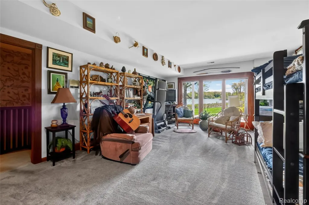 24 Chateaux Du Lac Fenton Charter Township MI 48430