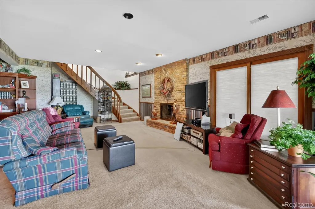 24 Chateaux Du Lac Fenton Charter Township MI 48430