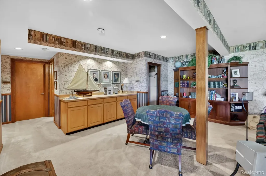 24 Chateaux Du Lac Fenton Charter Township MI 48430
