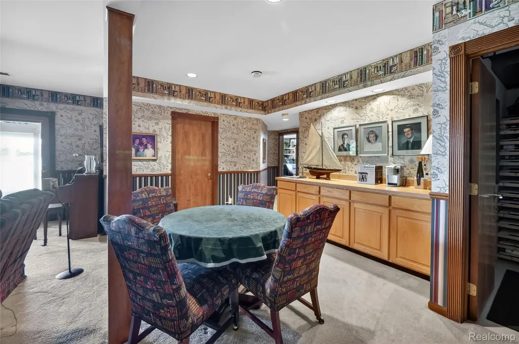 24 Chateaux Du Lac Fenton Charter Township MI 48430