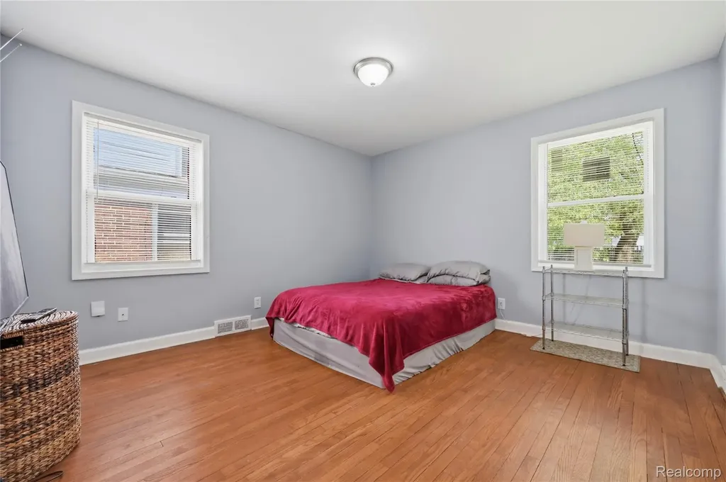 18708 Robson Street Detroit City MI 48235