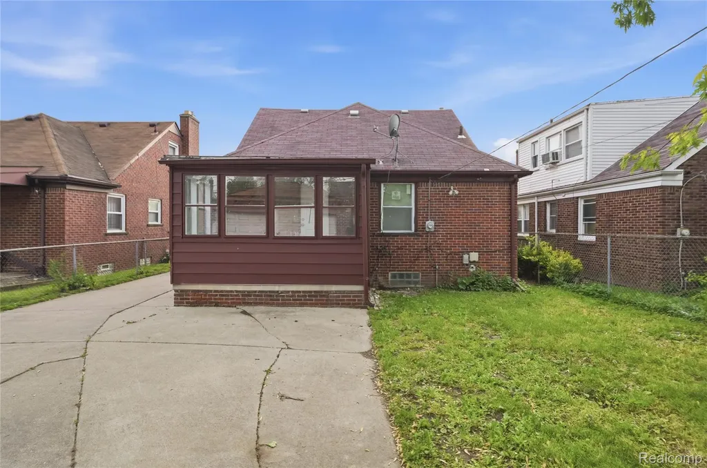 18708 Robson Street Detroit City MI 48235