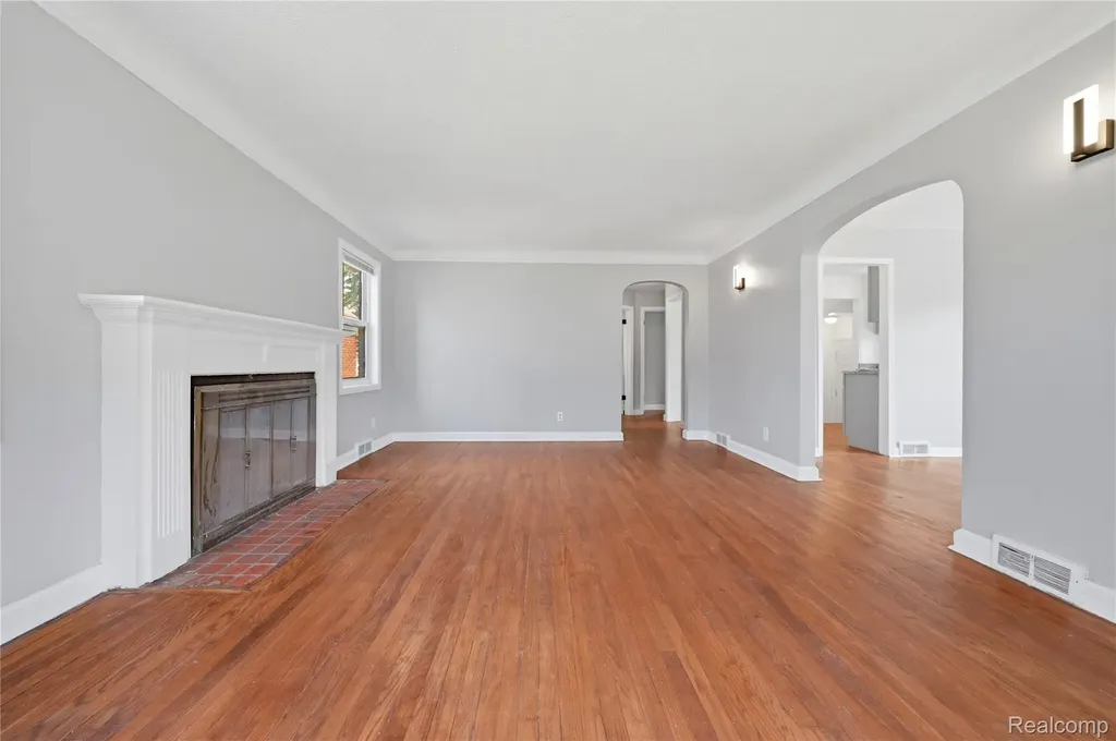 18708 Robson Street Detroit City MI 48235