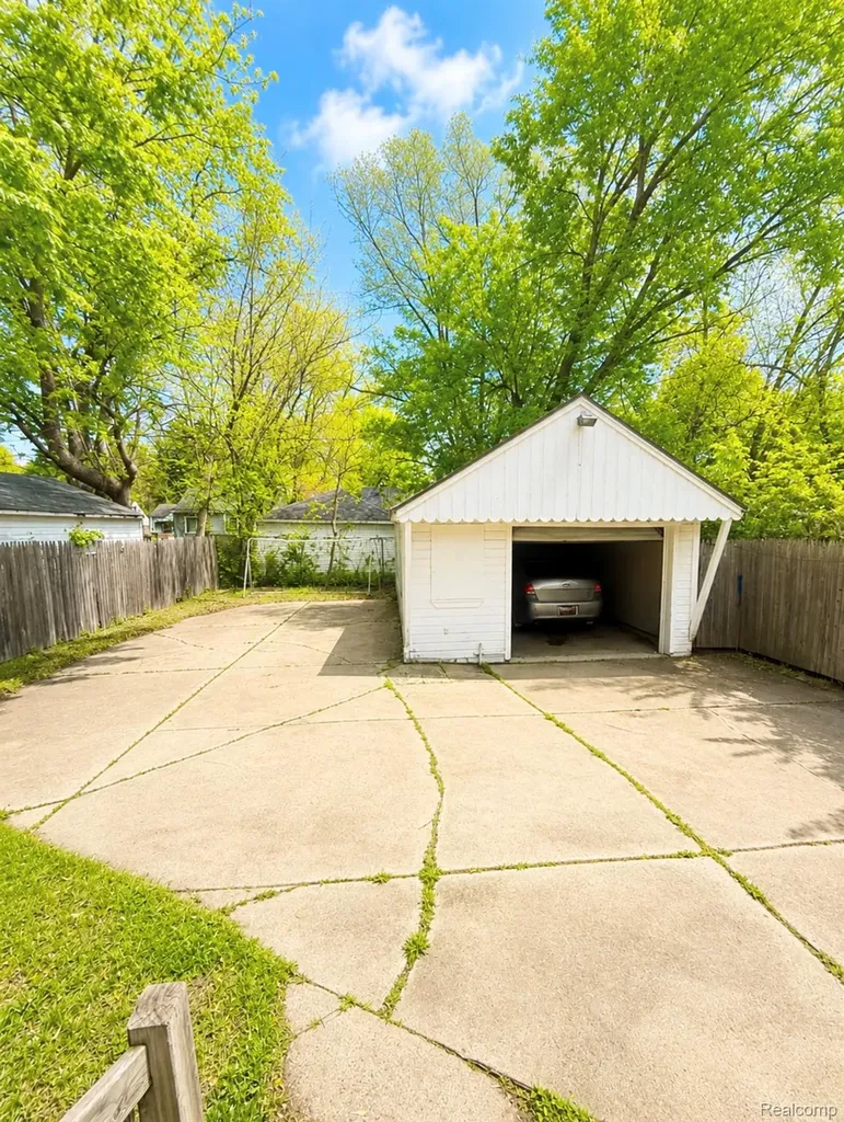 19166 Bentler Street Detroit City MI 48219