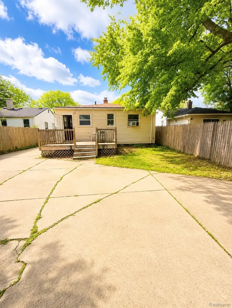 19166 Bentler Street Detroit City MI 48219