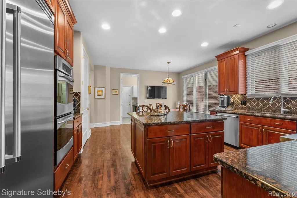 5375 Pembrooke Crossing Court West Bloomfield Charter Township MI 48322